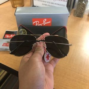 Ray-Ban Black Aviator Classic